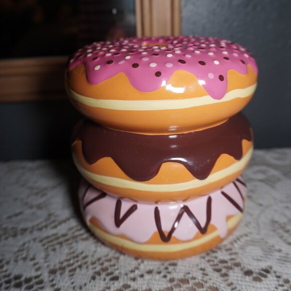 Donut Piggy Bank Ceramic Tip Container Star Point Pastry Lovers - Picture 1 of 7